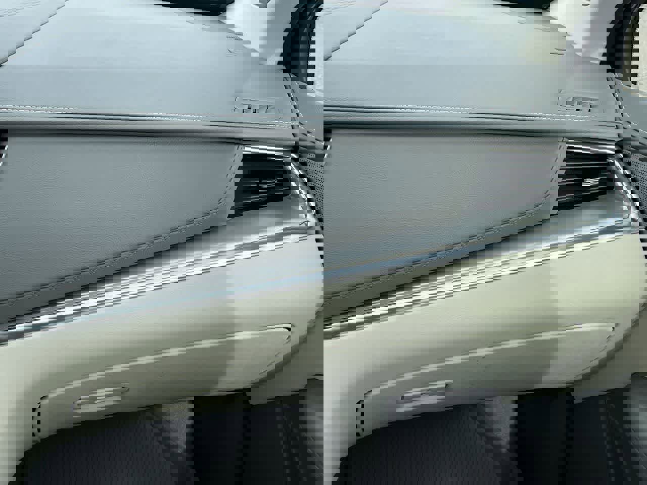 Certified 2025 Cadillac XT5 Premium Luxury w/ LPO, Floor Liner Package image 16