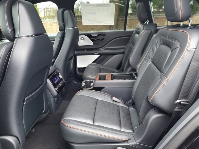 New 2026 Lincoln Aviator Black Label w/ Dynamic Handling Package AWD/4WD image 14