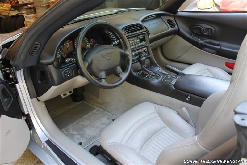 Used 2002 Chevrolet Corvette Coupe w/ Preferred Equipment Group2 RWD image 29