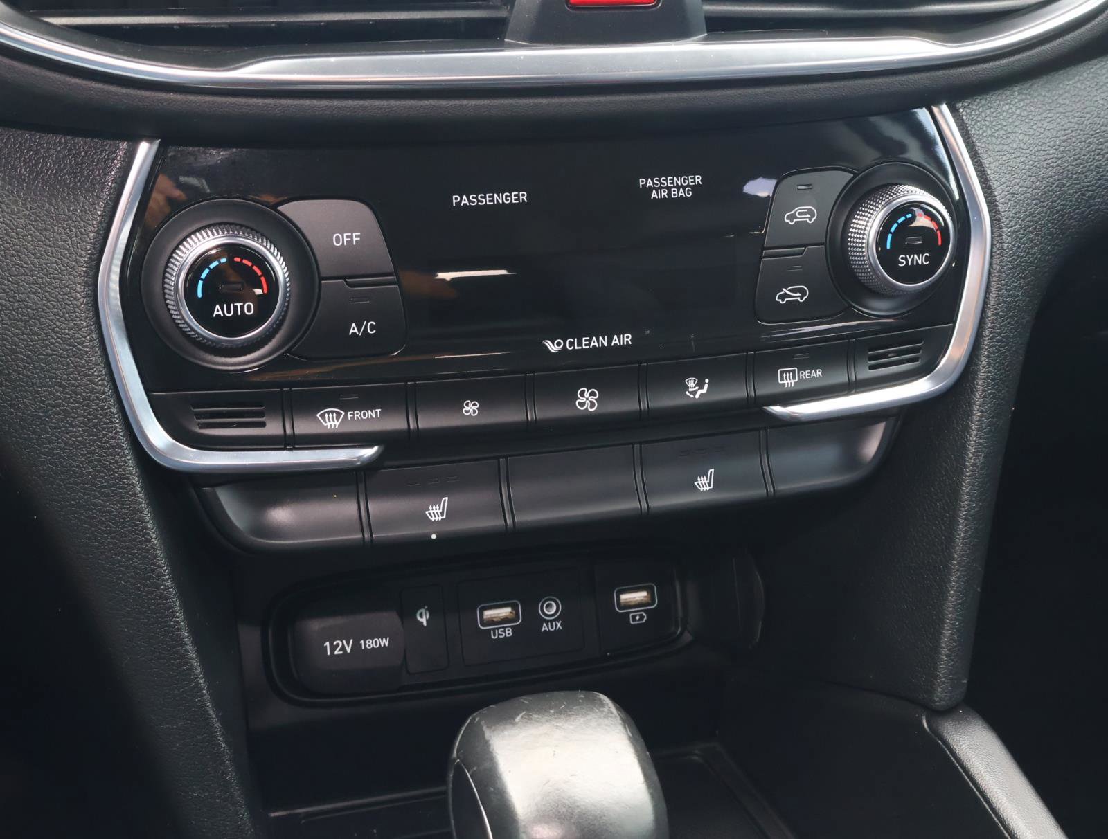 Used 2020 Hyundai Santa Fe SEL w/ Convenience Package FWD image 25