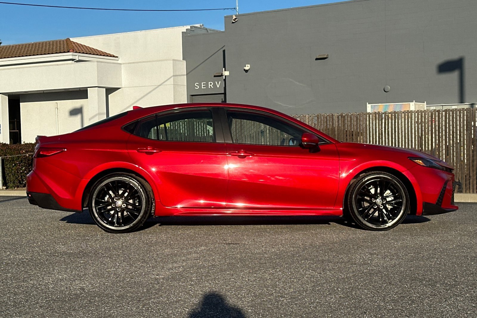 Used 2025 Toyota Camry SE image 3