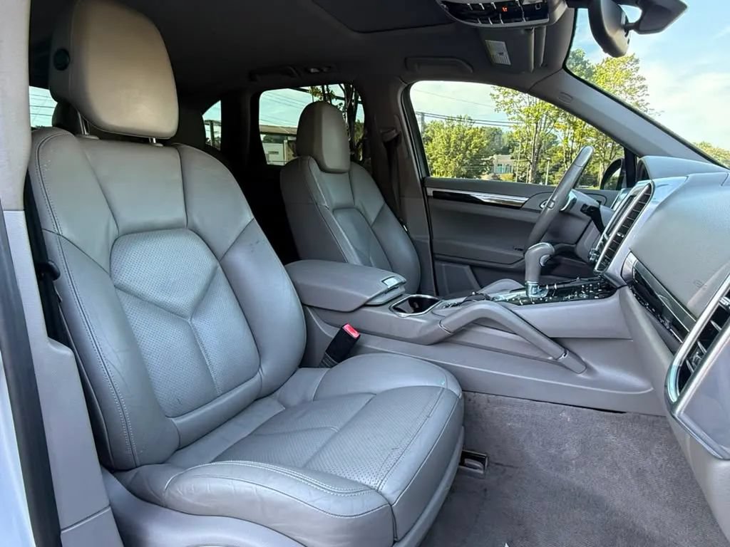 Used 2013 Porsche Cayenne AWD/4WD image 19