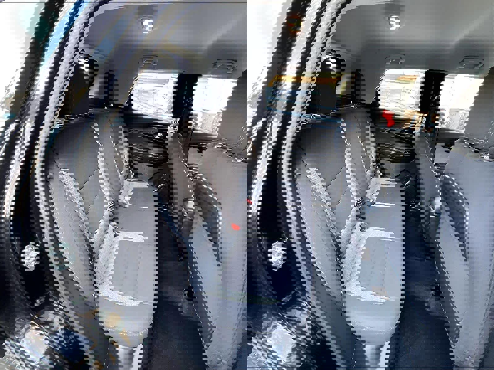 Used 2025 Chevrolet TrailBlazer LT AWD/4WD image 16