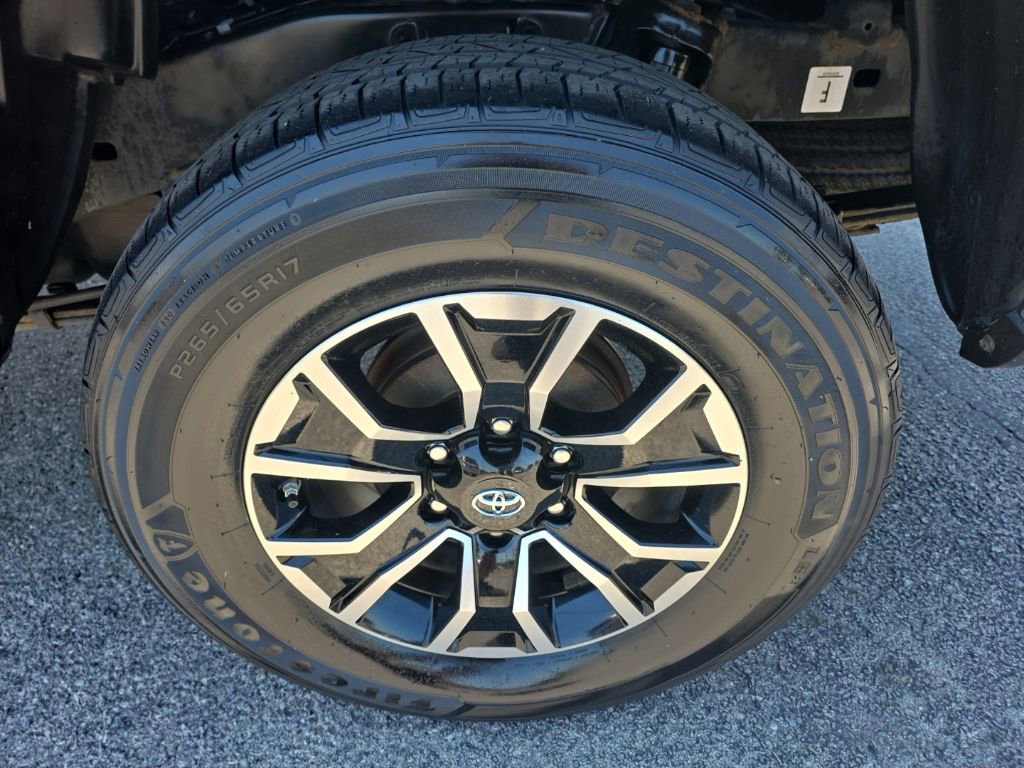 Used 2020 Toyota Tacoma TRD Sport w/ TRD Premium Sport Package AWD/4WD image 8