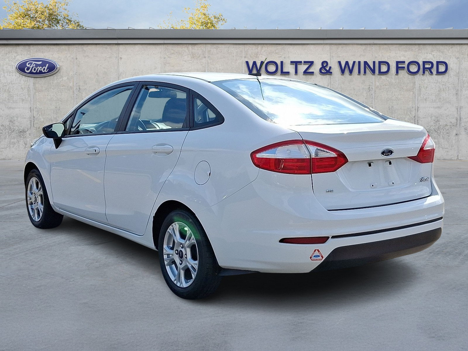 Used 2014 Ford Fiesta SE FWD image 4