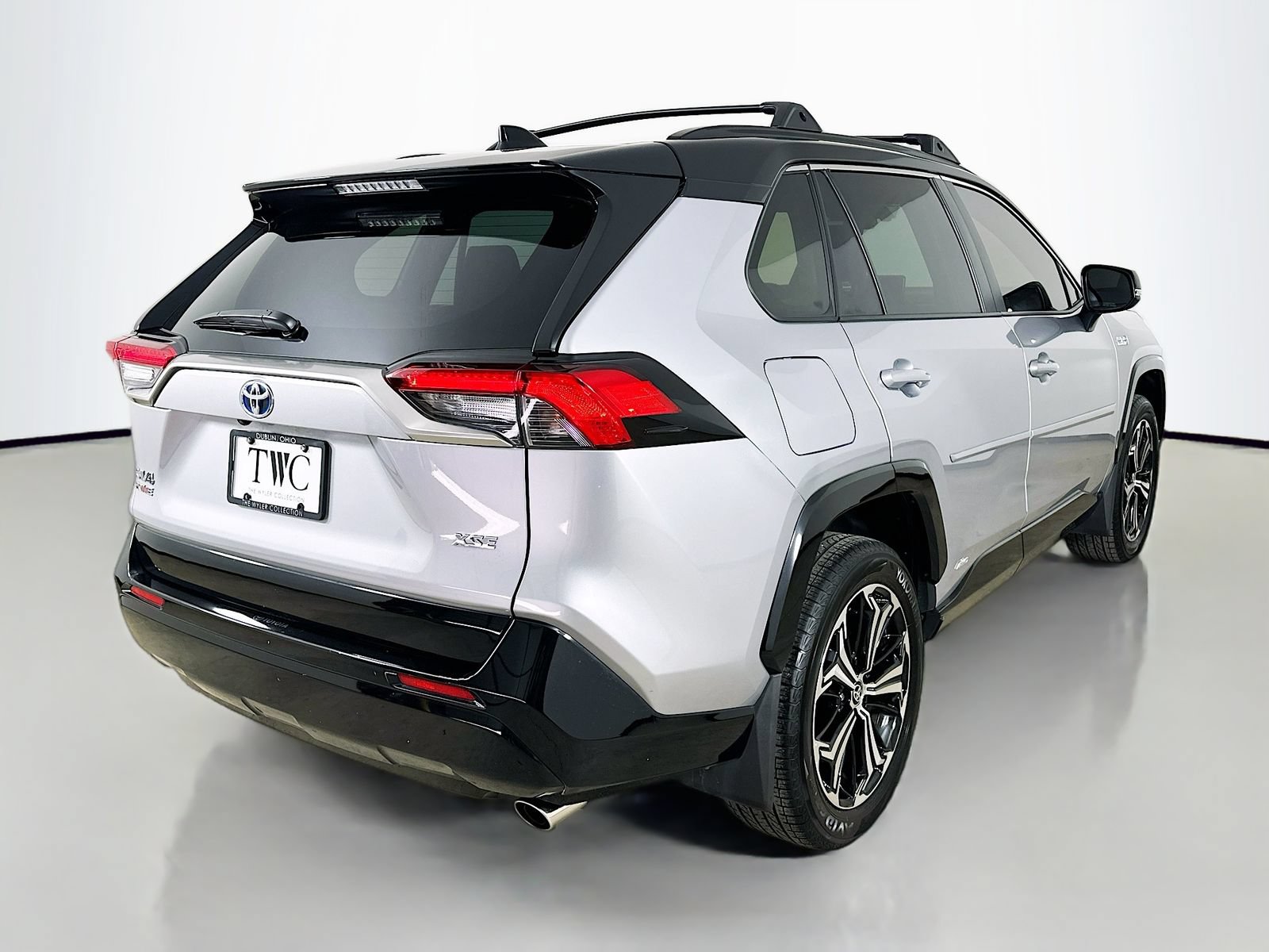 Used 2024 Toyota RAV4 XSE w/ Weather Package AWD/4WD image 5
