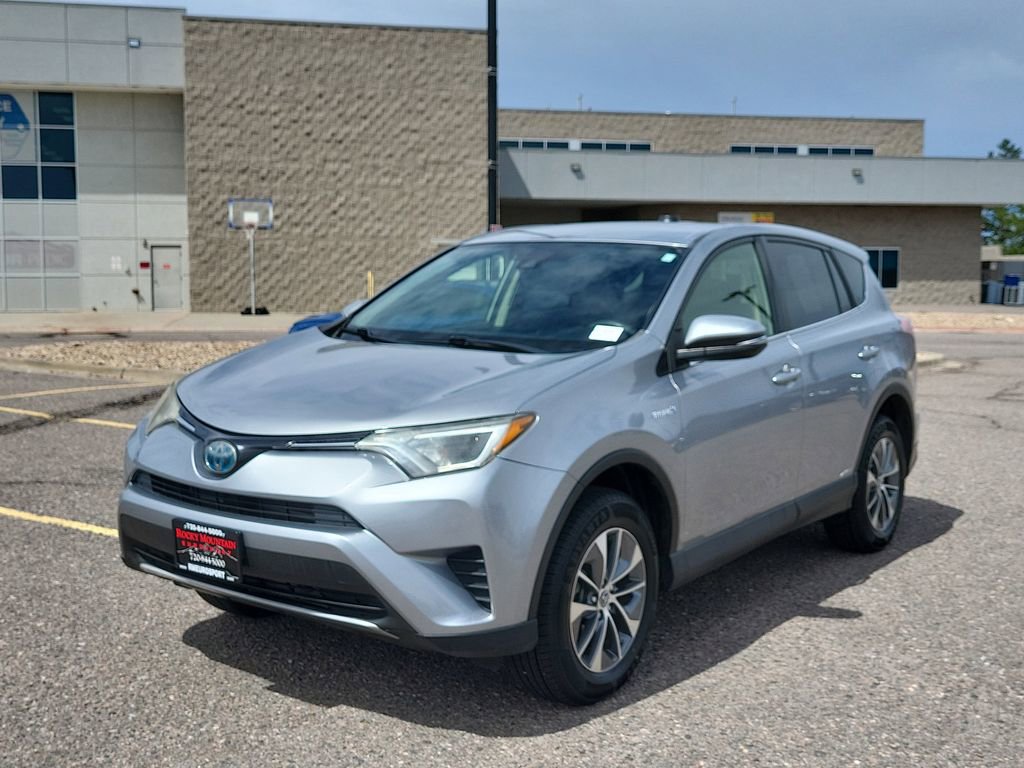 Used 2018 Toyota RAV4 LE w/ Carpet Mat Package AWD/4WD image 7