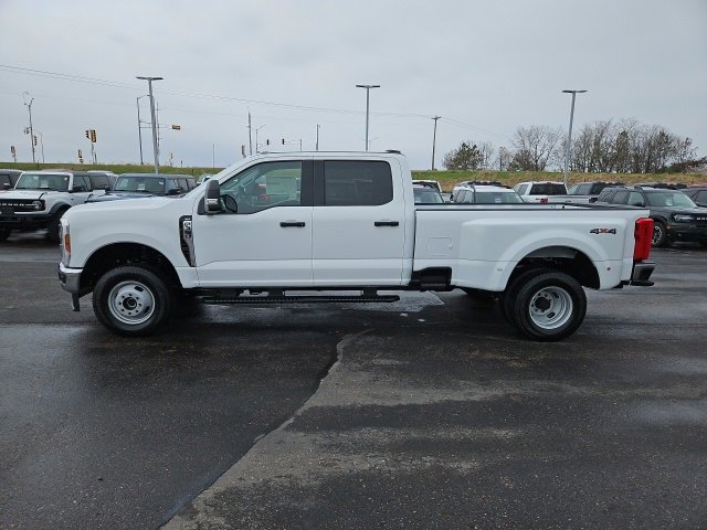 New 2025 Ford F350 XLT image 4