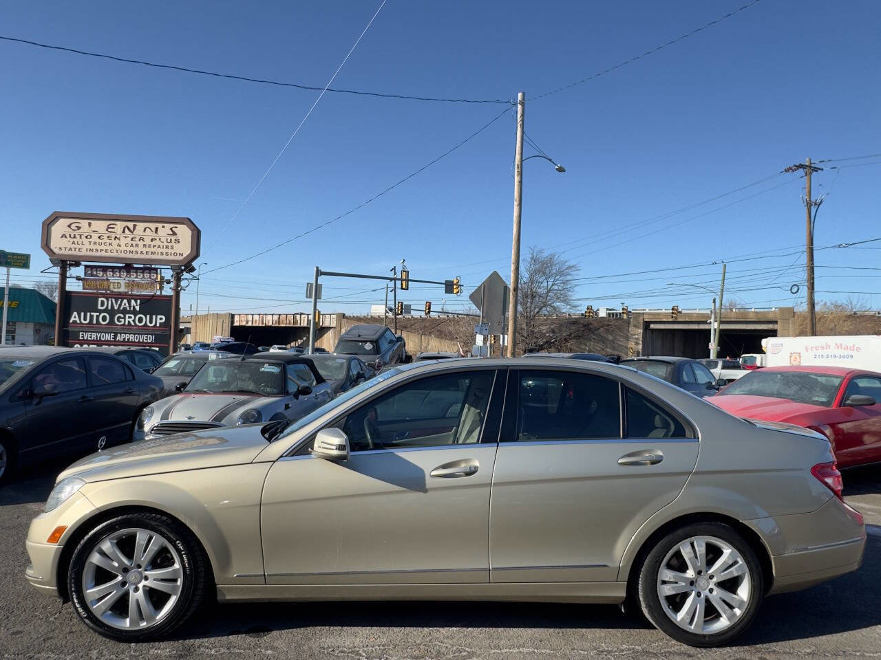 Used 2010 Mercedes-Benz C 300 C 300 Luxury 4MATIC AWD 4dr Se image 3