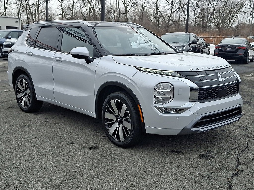 New 2026 Mitsubishi Outlander SEL image 2