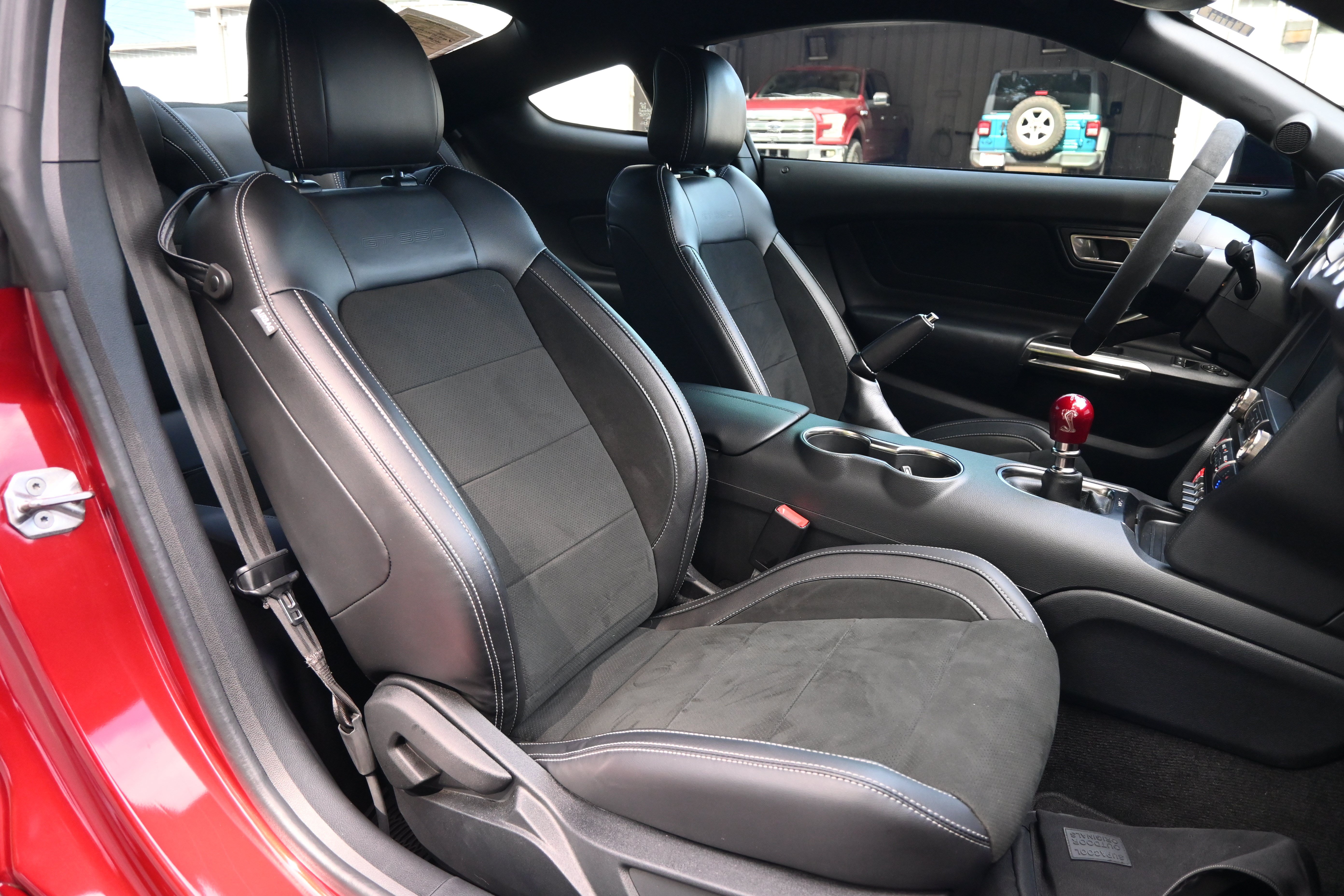 Used 2018 Ford Mustang Shelby GT350 w/ Convenience Package RWD image 31