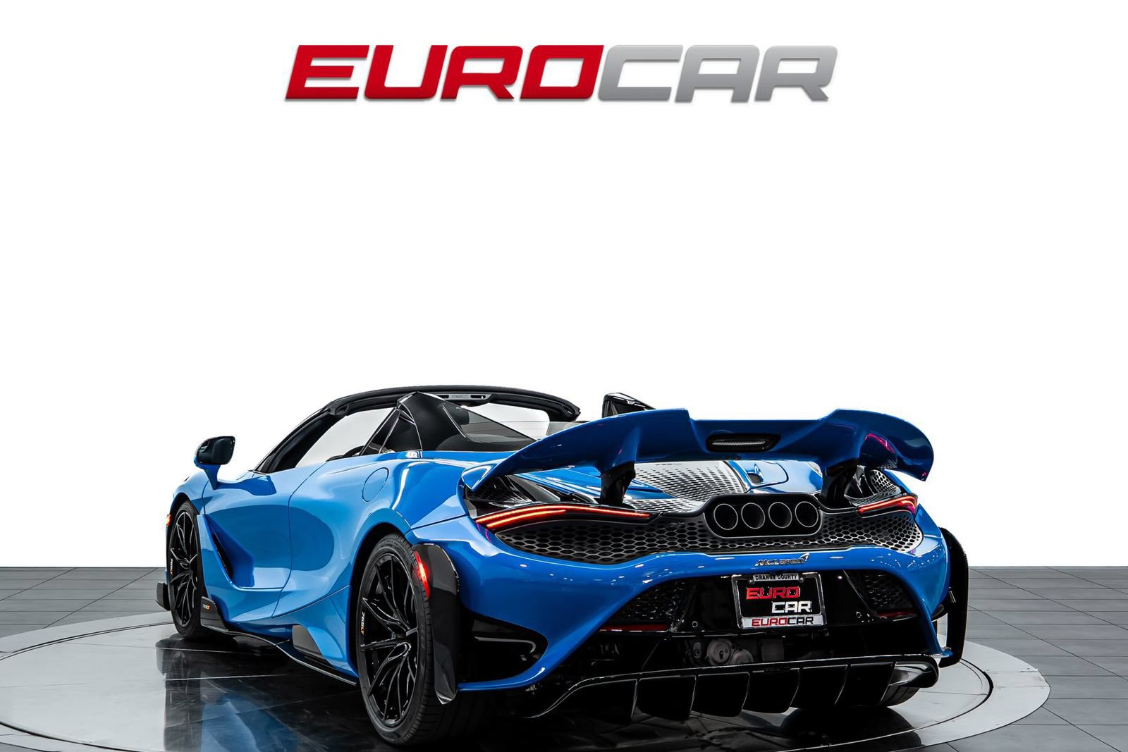 Used 2022 McLaren 765LT RWD image 4