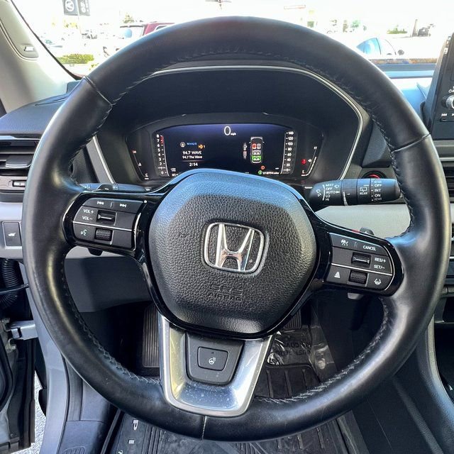 Used 2023 Honda Pilot Elite image 16