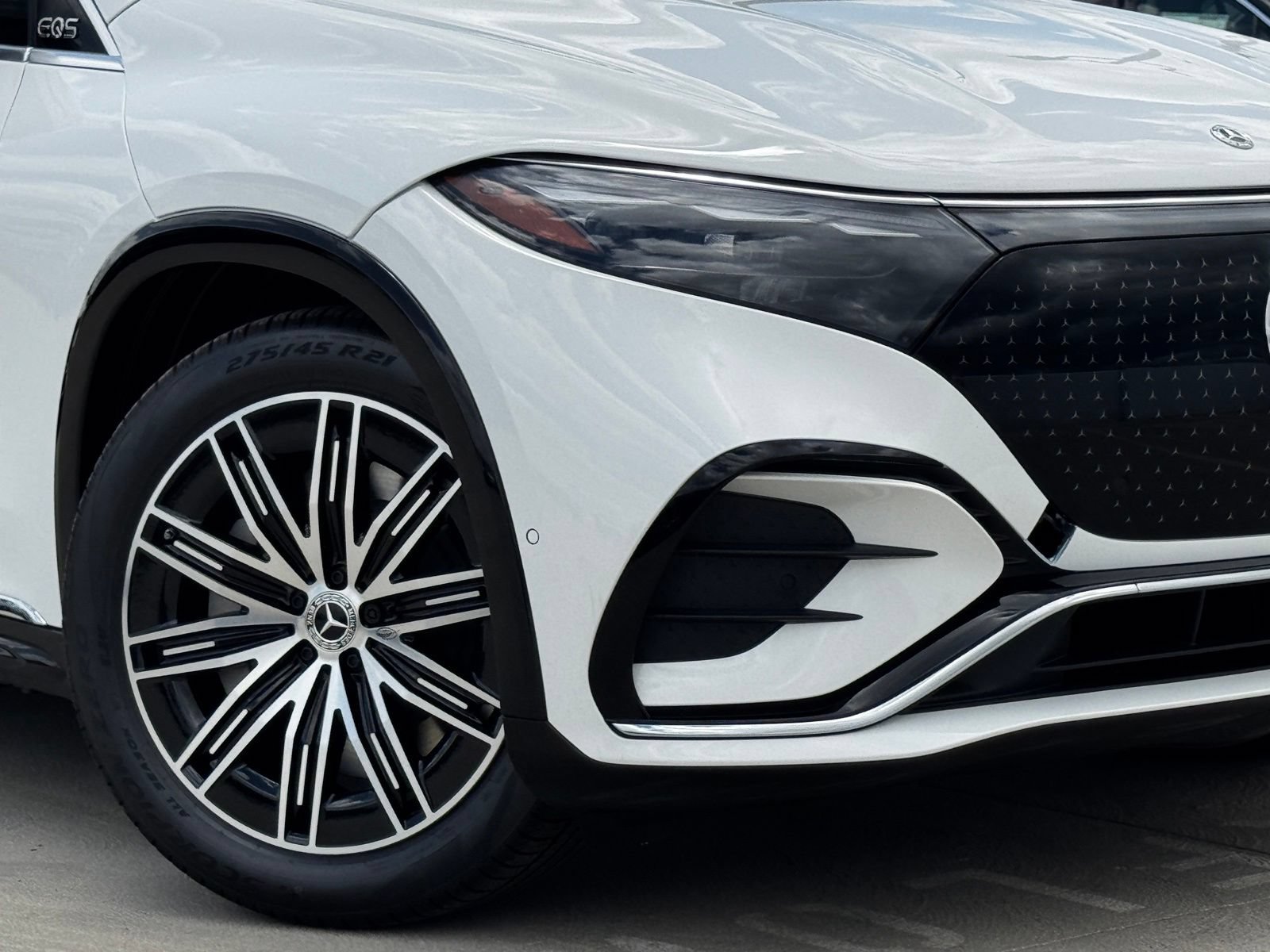 New 2026 Mercedes-Benz EQS 400 4MATIC SUV image 4