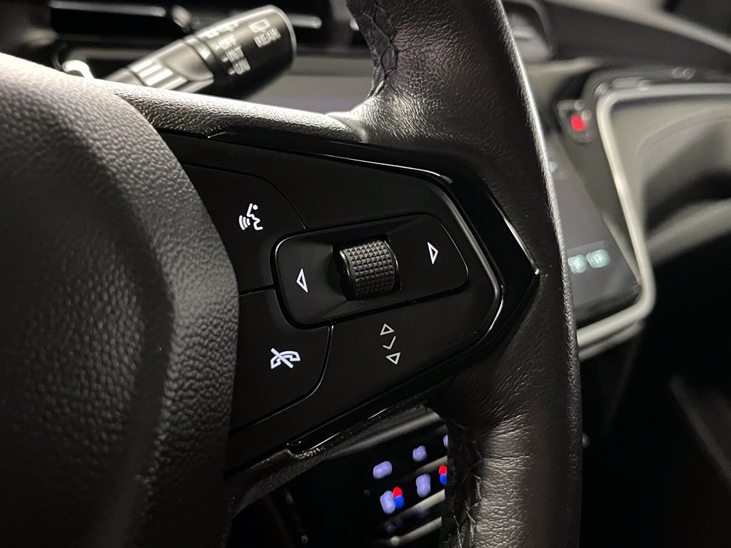 Used 2023 Chevrolet Bolt EUV LT w/ Convenience Package FWD image 25