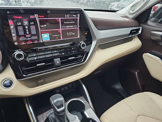 Used 2021 Toyota Highlander Platinum FWD image 23