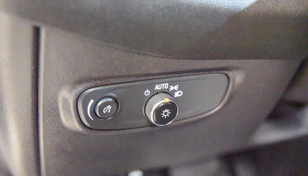 Used 2023 Chevrolet Equinox LT image 18