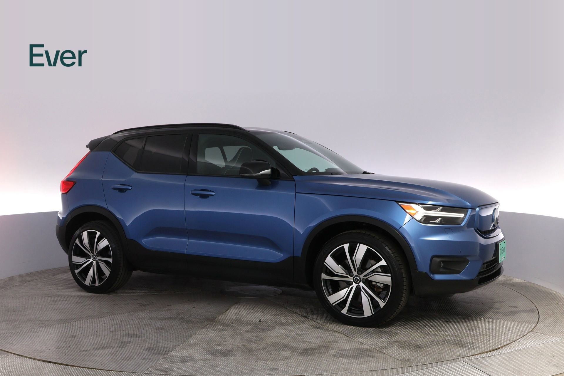 Used 2021 Volvo XC40 P8 Recharge w/ Advanced Package image 14