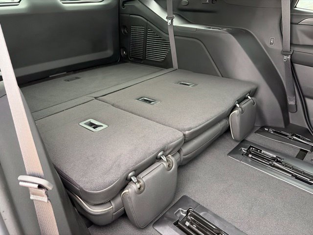 Used 2024 GMC Yukon SLT w/ SLT Premium Package AWD/4WD image 50