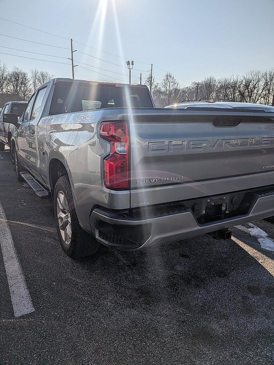 Certified 2023 Chevrolet Silverado 1500 Custom image 3