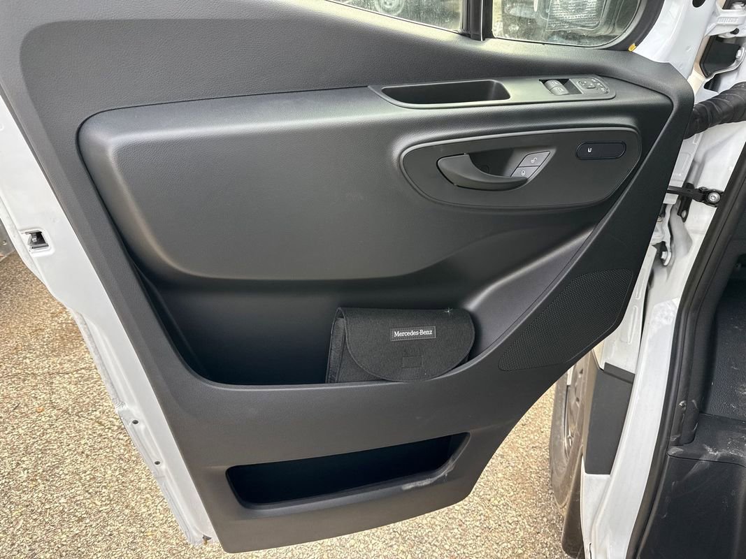 Used 2025 Mercedes-Benz Sprinter 2500 image 13