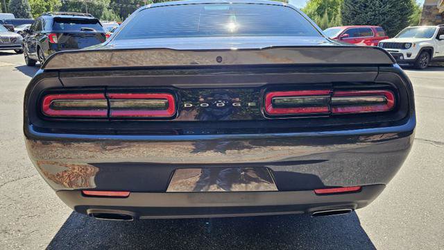 Used 2019 Dodge Challenger SXT RWD image 6