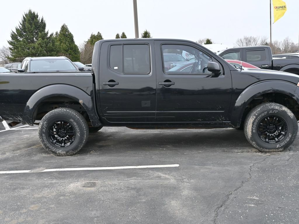 Used 2014 Nissan Frontier SV image 3