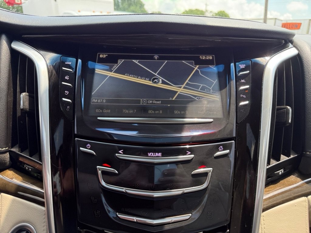 Used 2019 Cadillac Escalade ESV Luxury AWD/4WD image 20