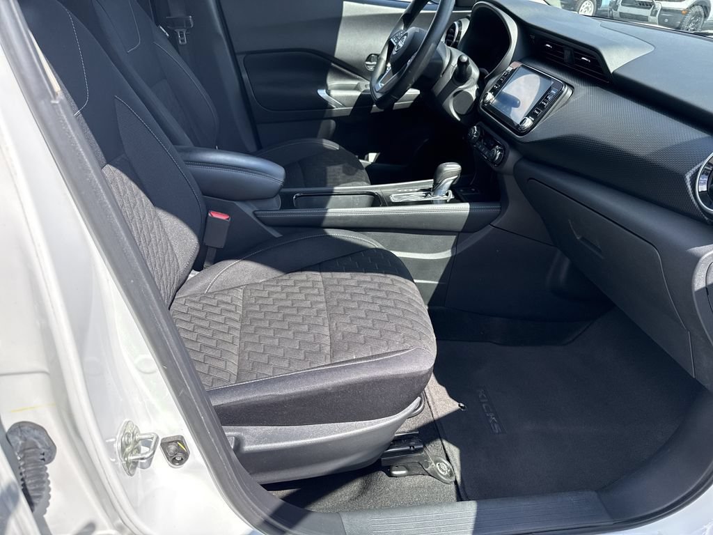 Used 2022 Nissan Kicks SV FWD image 13