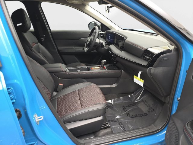 New 2027 Nissan Kicks SR w/ SR Premium Package FWD image 39