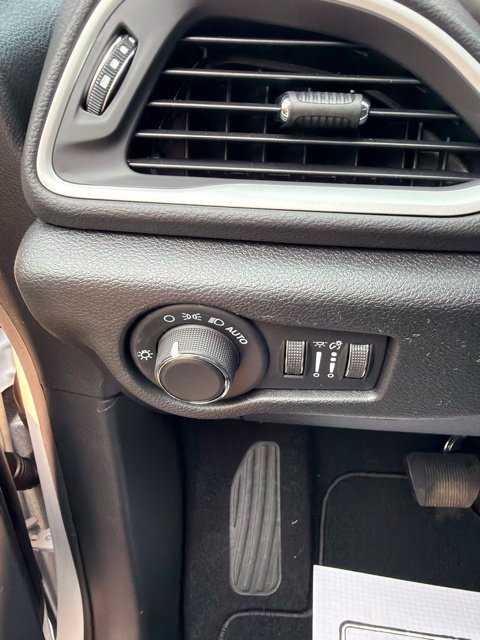 New 2027 Chrysler Pacifica LX FWD image 11
