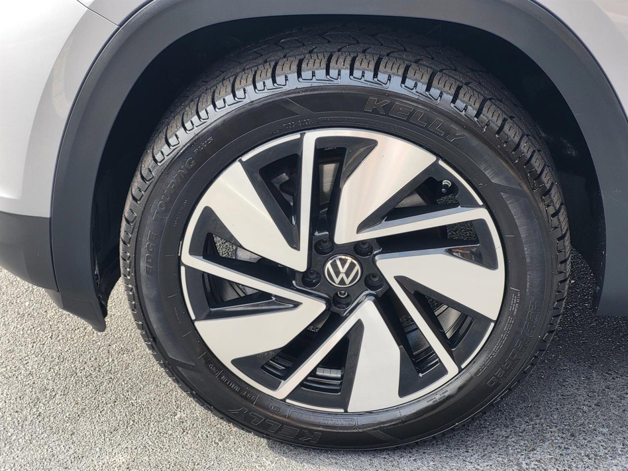 Used 2024 Volkswagen Atlas SE image 9