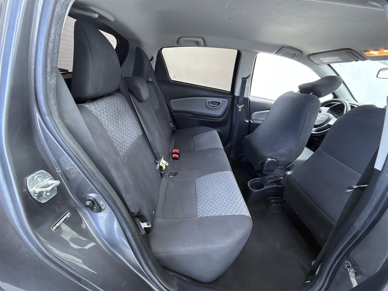 Used 2015 Toyota Yaris LE image 38