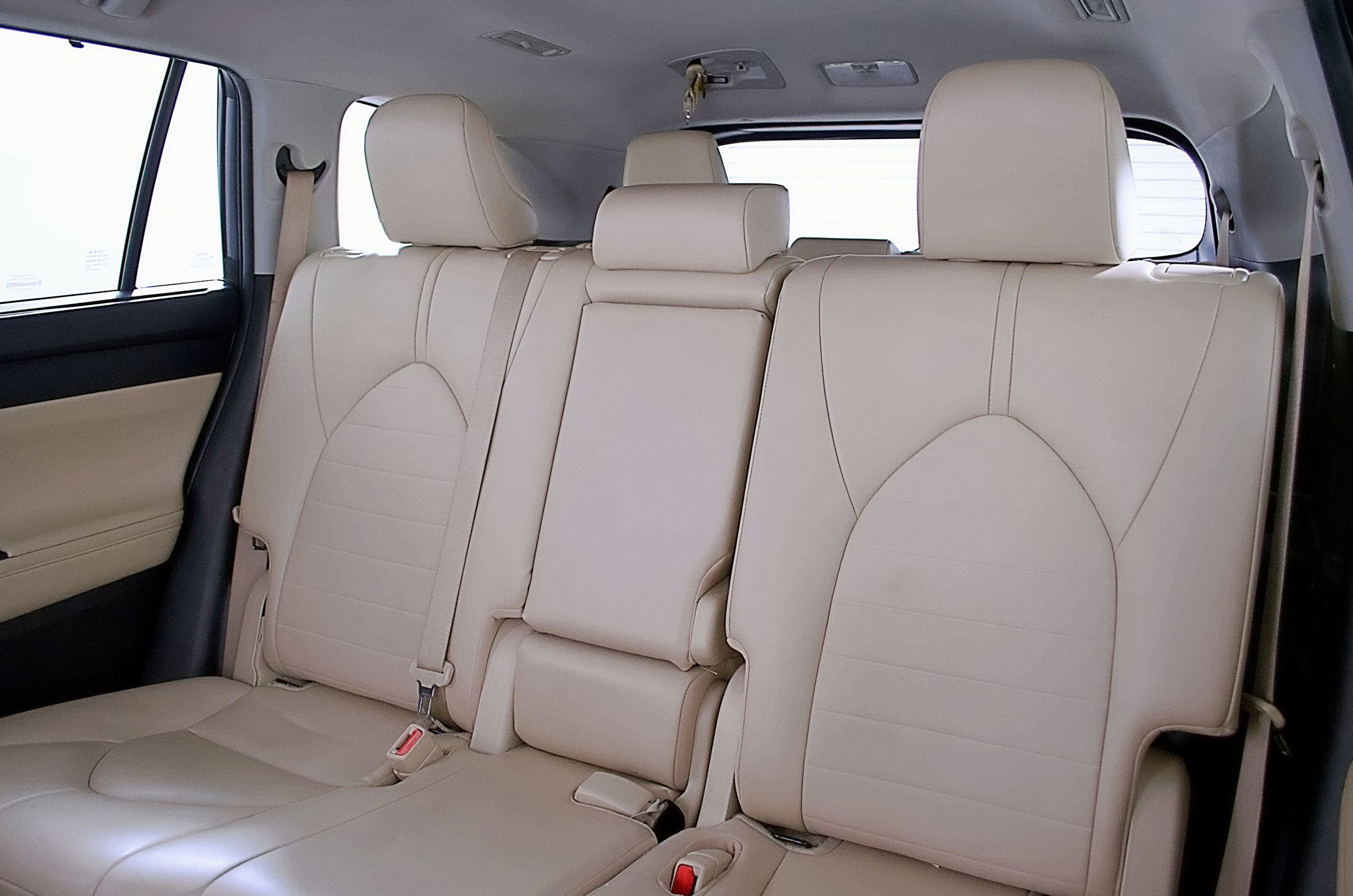 Used 2023 Toyota Highlander XLE image 17