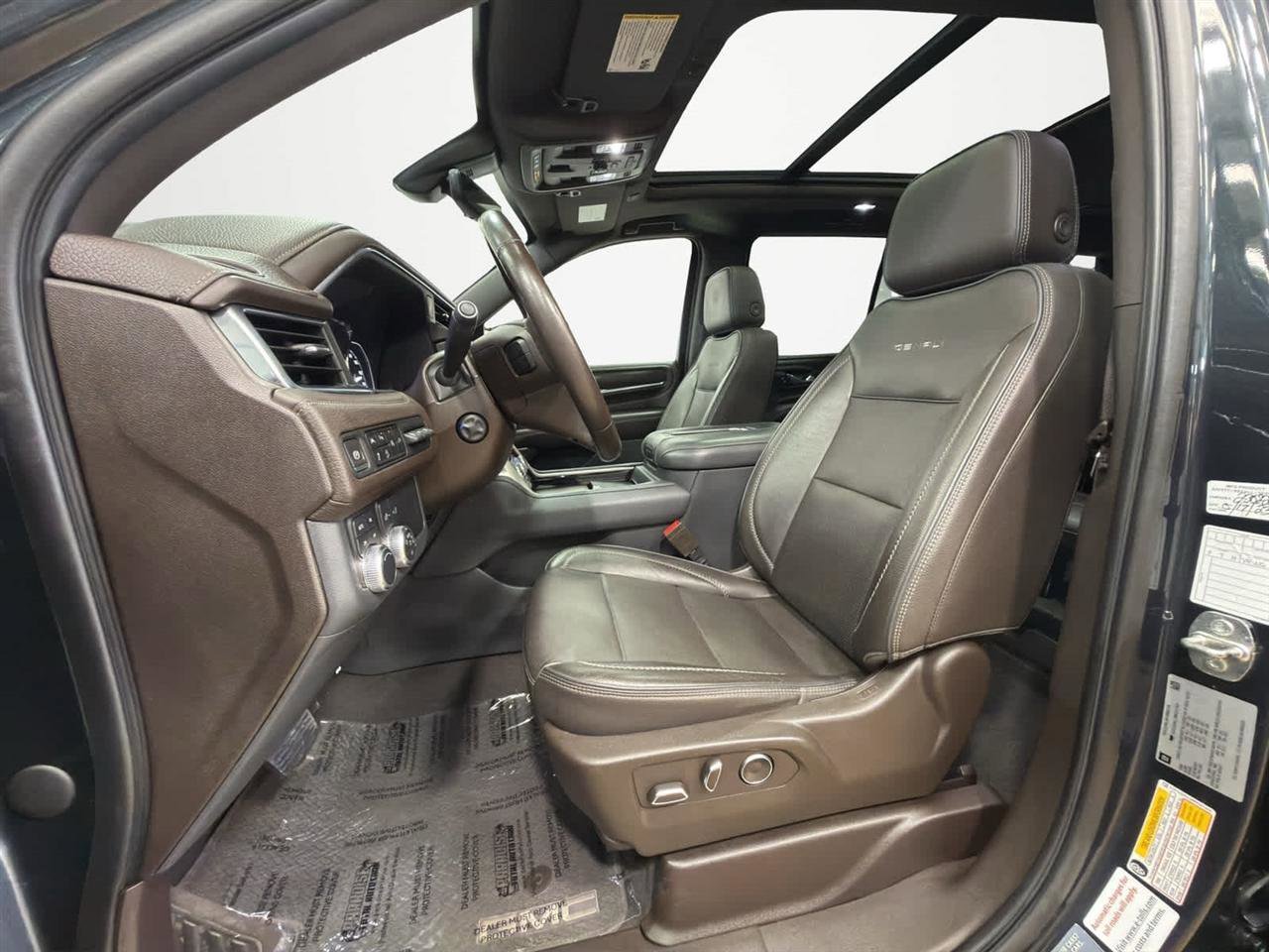 Used 2021 GMC Yukon Denali w/ Denali Premium Package image 13