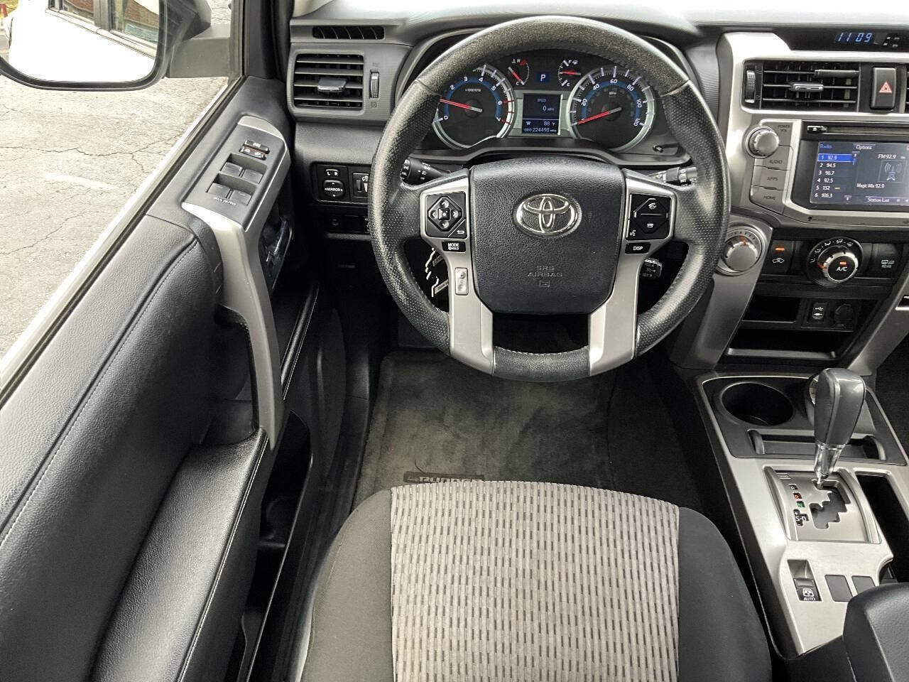 Used 2015 Toyota 4Runner SR5 w/ Four Season Floor Mat Package AWD/4WD image 23