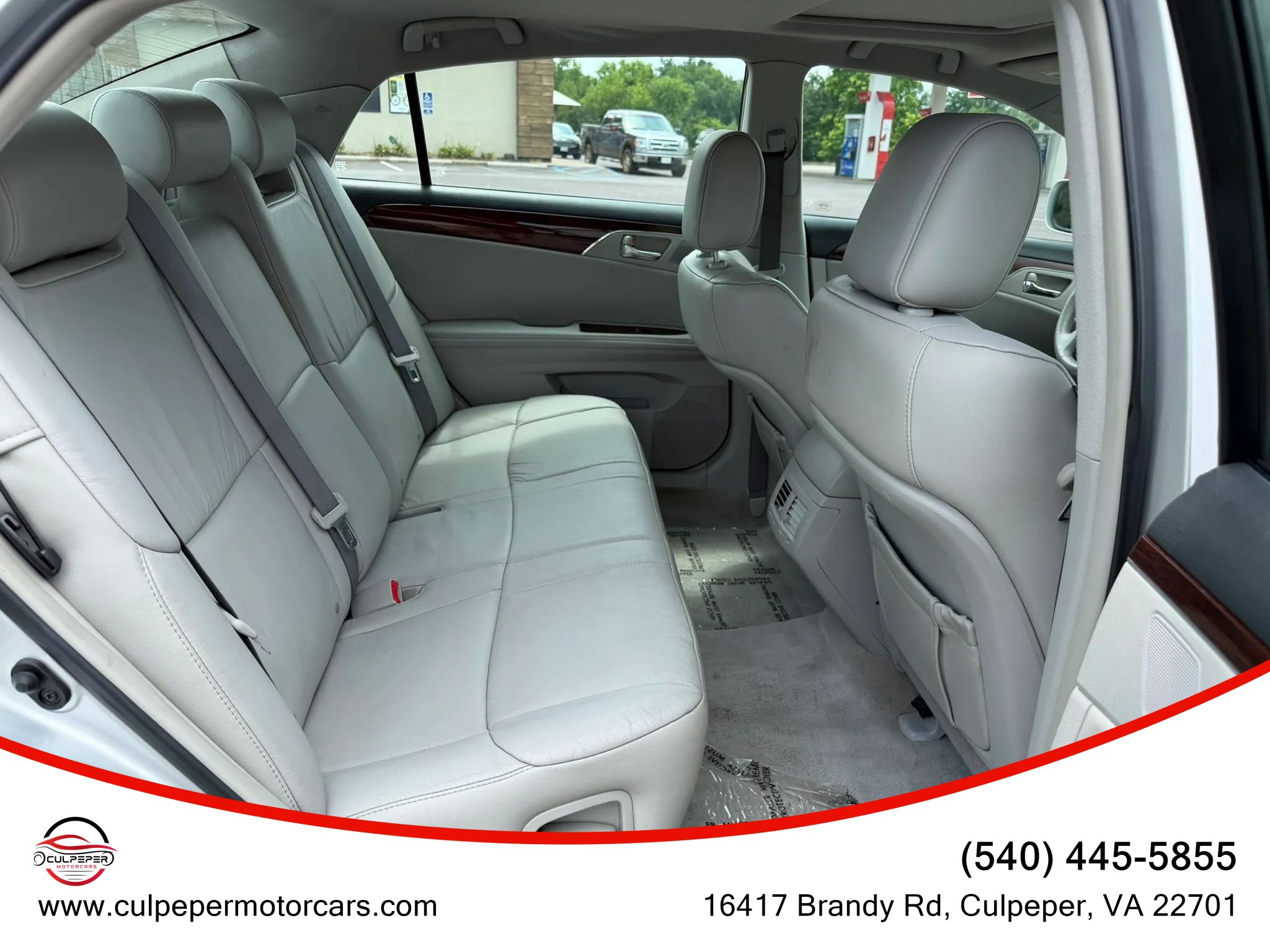 Used 2010 Toyota Avalon XLS FWD image 13
