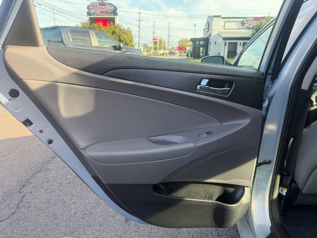 Used 2013 Hyundai Sonata GLS w/ Popular Equipment Pkg FWD image 19