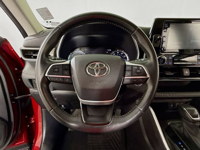 Used 2022 Toyota Highlander XLE image 11