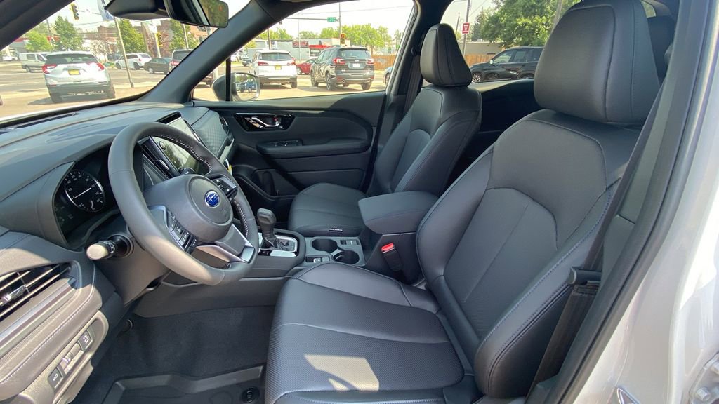 Used 2025 Subaru Forester Limited image 31