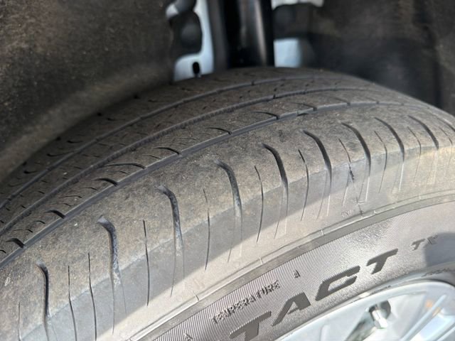 Used 2025 Ford Escape Active image 28