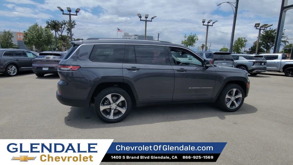 Used 2023 Jeep Grand Cherokee L Limited AWD/4WD image 8