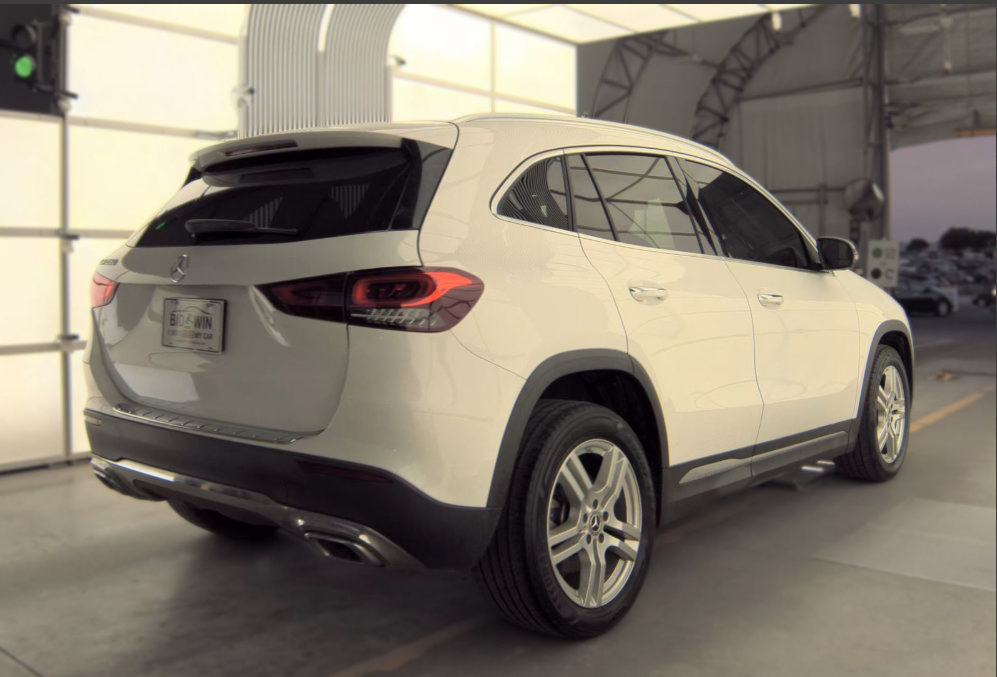 Used 2021 Mercedes-Benz GLA 250 w/ Premium Package image 2