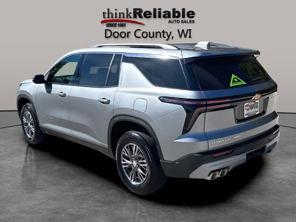 Used 2026 Chevrolet Traverse LT AWD/4WD image 3