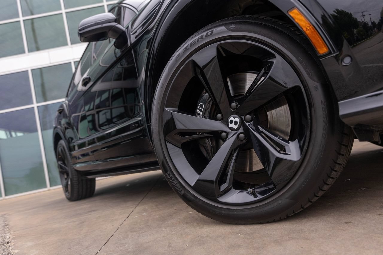 Certified 2024 Bentley Bentayga AWD/4WD image 8