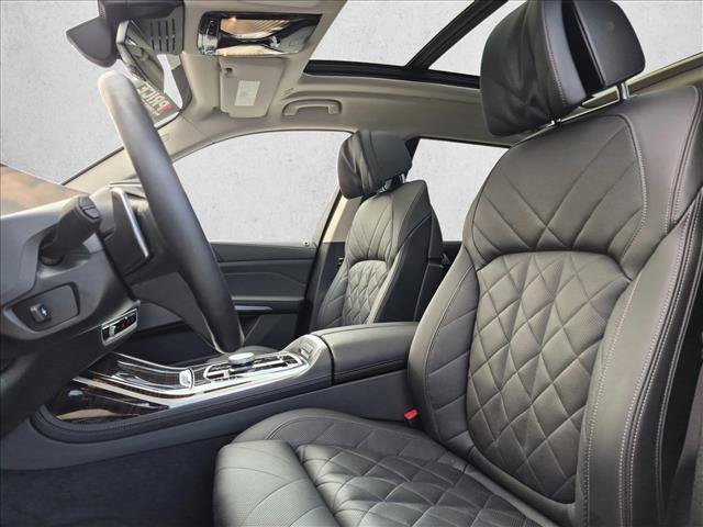 Used 2024 BMW X7 xDrive40i w/ Premium Package AWD/4WD image 17