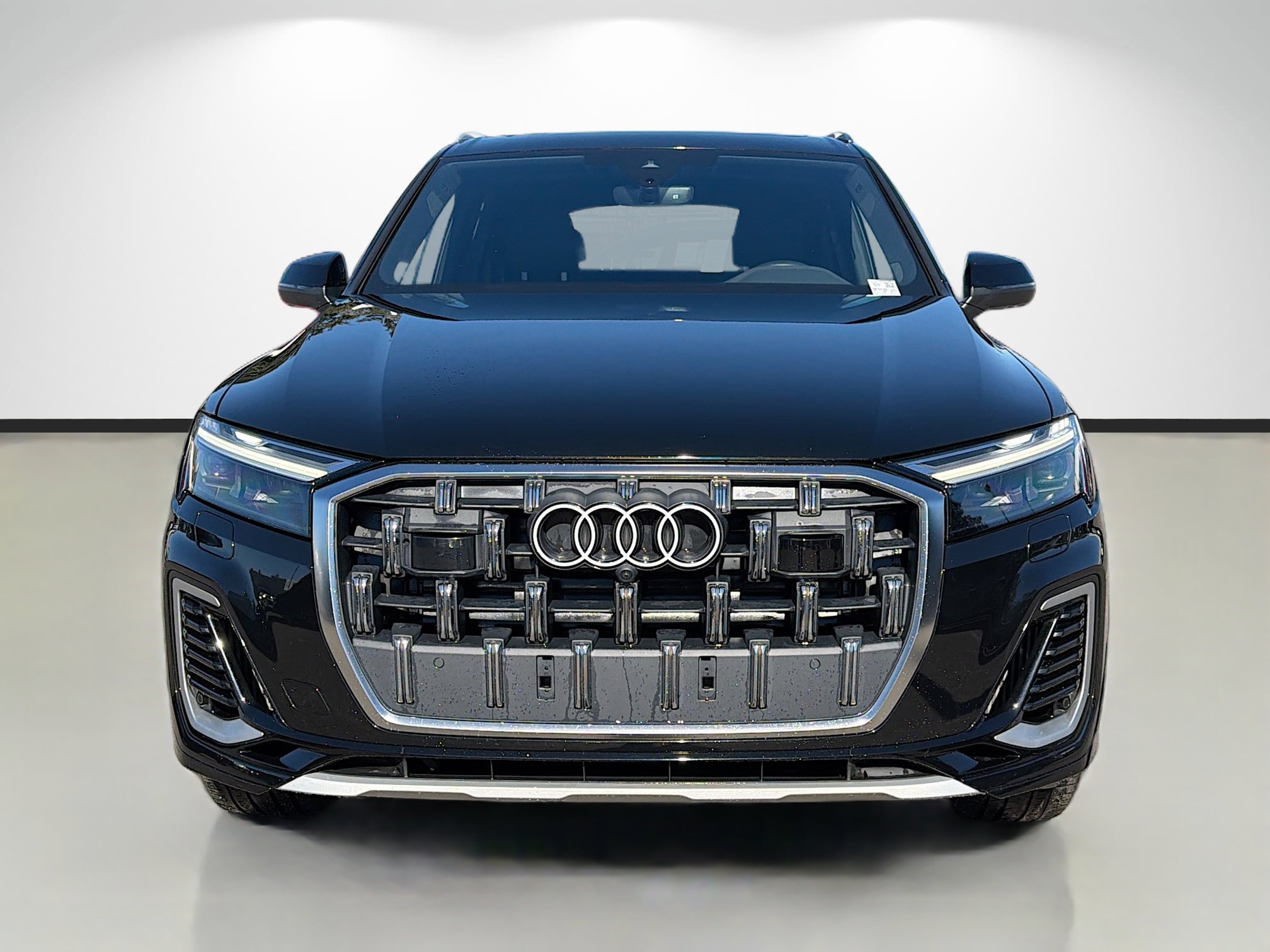 Certified 2025 Audi Q7 3.0T Premium Plus image 8