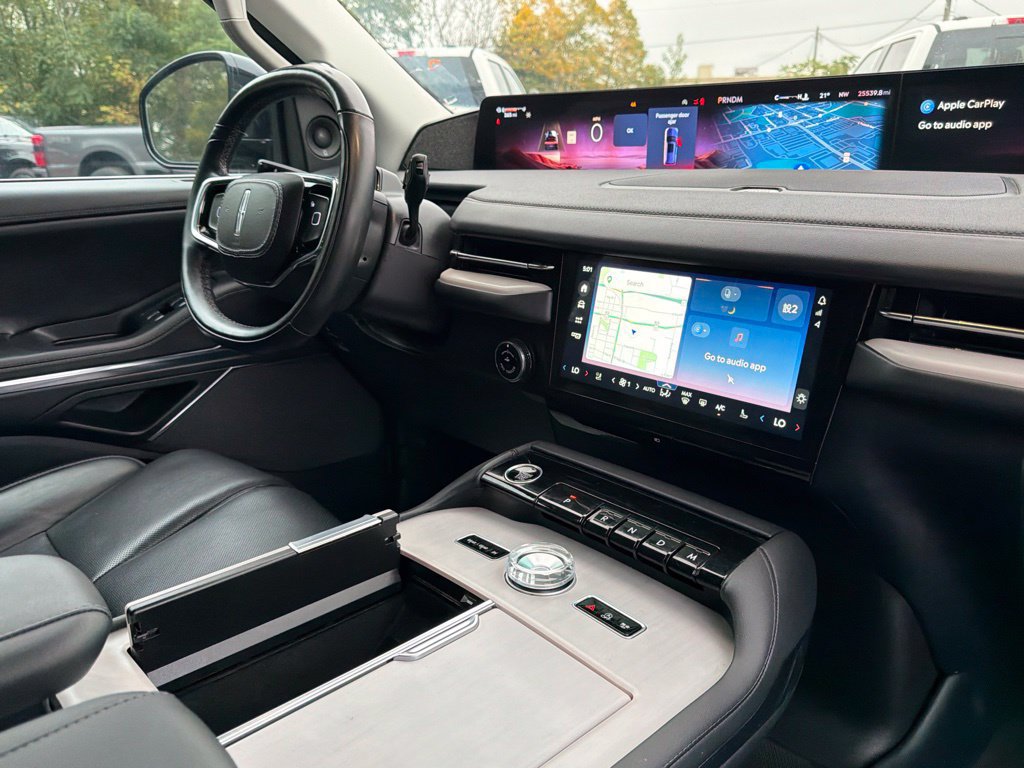 Used 2025 Lincoln Navigator L Reserve AWD/4WD image 25