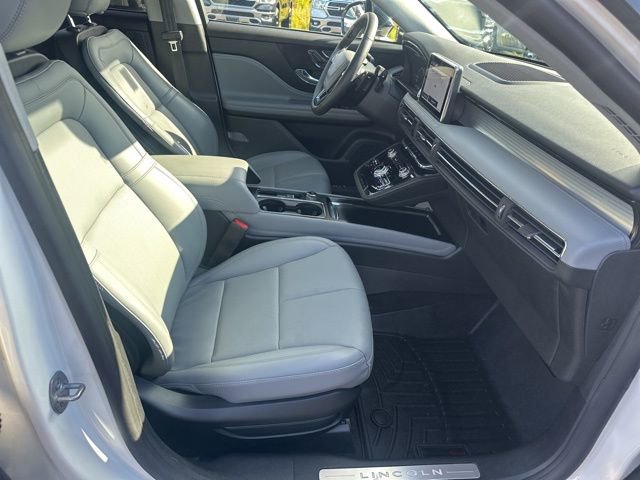 Used 2022 Lincoln Corsair Standard w/ Equipment Group 101A image 22