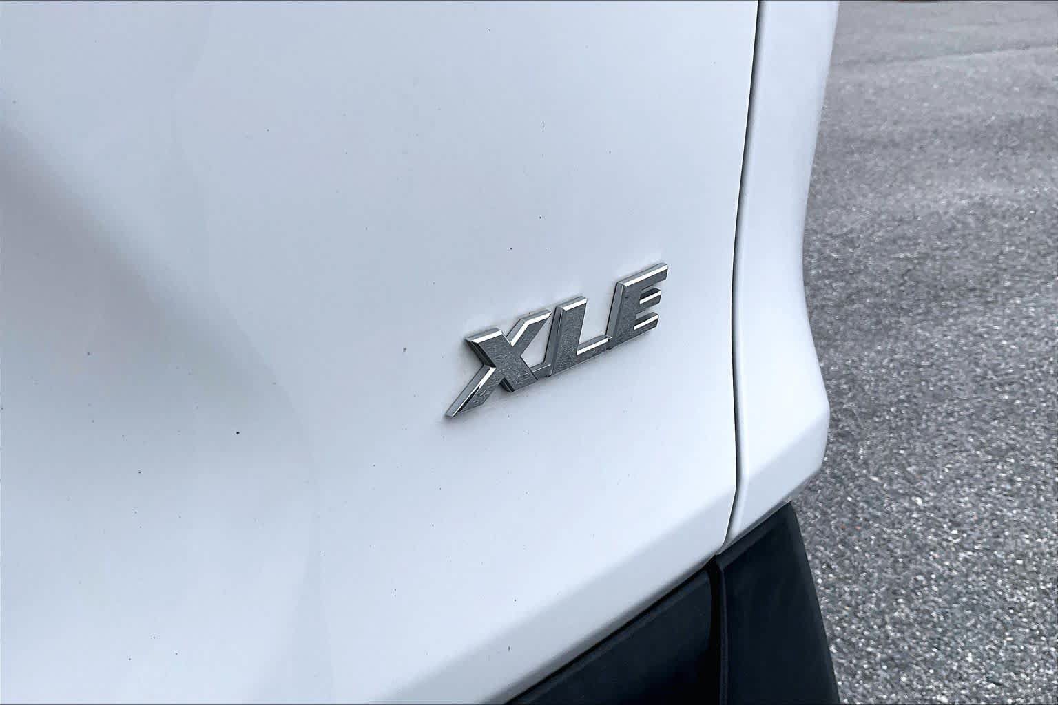 Used 2023 Toyota RAV4 XLE w/ Convenience Package FWD image 10